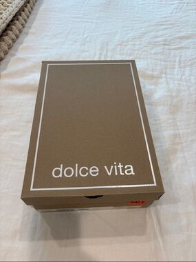 Dolce Vita Brown suede shoe 
Brand new in box